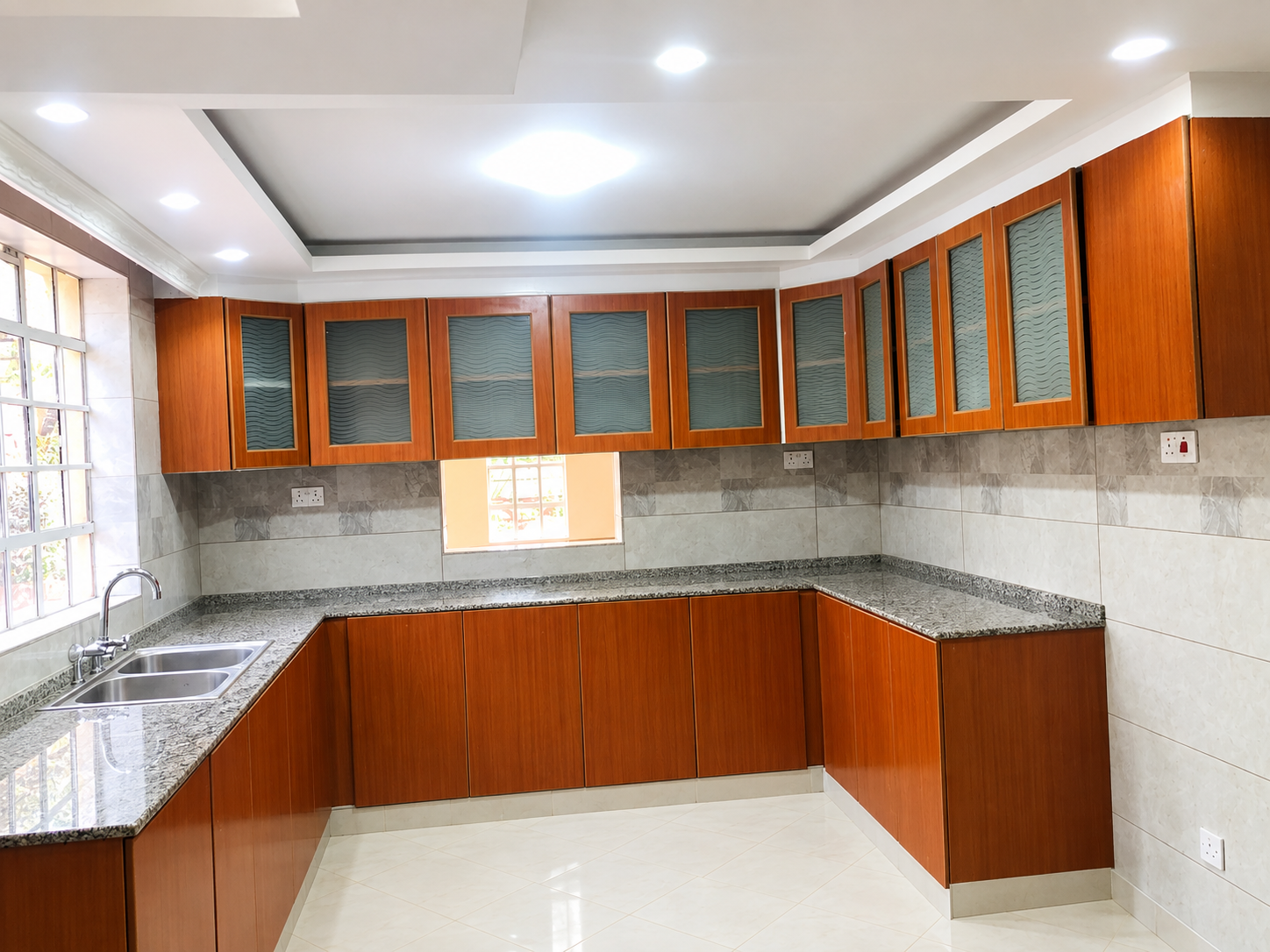 Spacious 5-Bedroom Master En-Suite Home for Rent in Kerarapon Drive